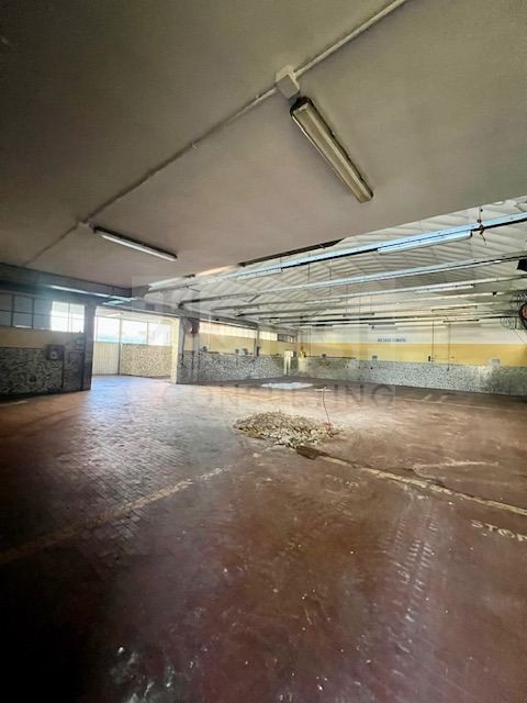 CAPANNONE IN ZONA CENTRALE